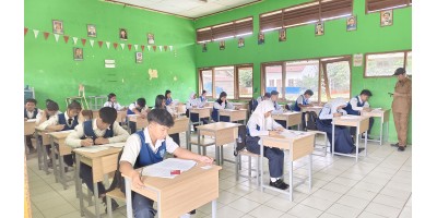 UJIAN AKHIR SEKOLAH KELAS IX TAHUN 2025